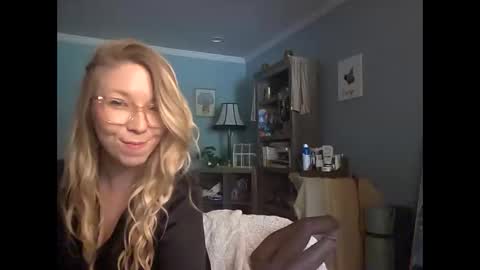 nikkib653466 online show from 27, 5, 2026