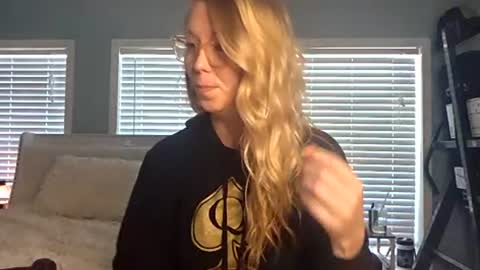 nikkib653466 online show from 11, 6, 2026