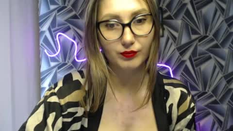 Snapshot of nikkikiss___ chatting on 15, 5, 2026 nikkikiss___ online show from 15, 5, 2026