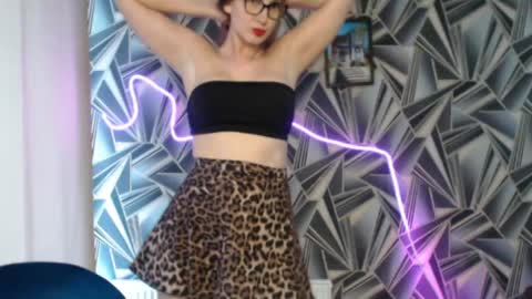 Snapshot of nikkikiss___ chatting on 15, 5, 2026 nikkikiss___ online show from 15, 5, 2026