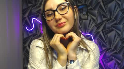Snapshot of nikkikiss___ chatting on 16, 5, 2026 nikkikiss___ online show from 16, 5, 2026