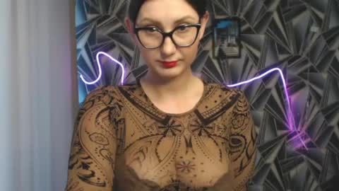 Snapshot of nikkikiss___ chatting on 7, 6, 2026 nikkikiss___ online show from 7, 6, 2026