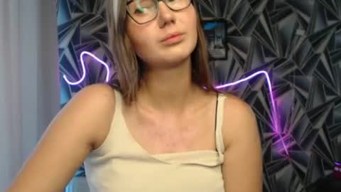 Snapshot of nikkikiss___ chatting on 10, 6, 2026 nikkikiss___ online show from 10, 6, 2026