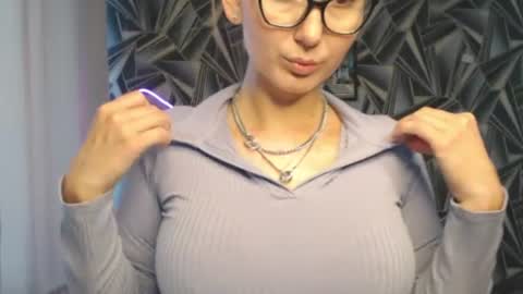Snapshot of nikkikiss___ chatting on 21, 6, 2026 nikkikiss___ online show from 21, 6, 2026