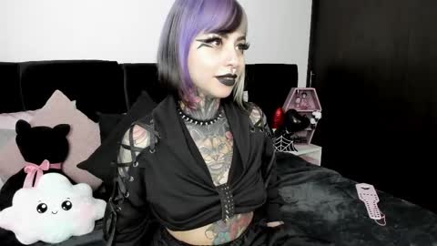 Nikki Ramone   online show from 7, 3, 2025