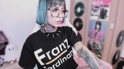 Nikki Ramone   online show from 1, 4, 2026