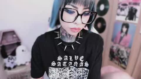 Nikki Ramone   online show from 24, 4, 2026