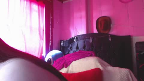 Snapshot of nikkirous_ chatting on 25, 5, 2026 Nikkirous online show from 25, 5, 2026