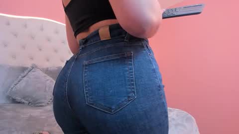 Y E S I online show from 14, 2, 2026