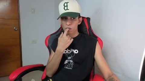 niklaus_wolf online show from 13, 4, 2026