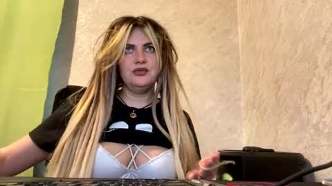 Nika online show from 12, 12, 2024