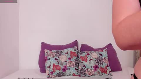 Nikol Dicson online show from 24, 11, 2025