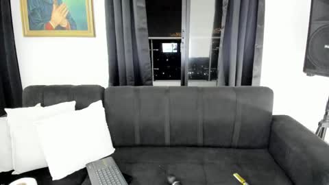 Nikole online show from 11, 10, 2025