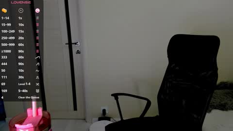 Snapshot of nikoll_s chatting on 26, 9, 2025 online show from 26, 9, 2025