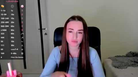 Snapshot of nikoll_s chatting on 17, 10, 2025 online show from 17, 10, 2025