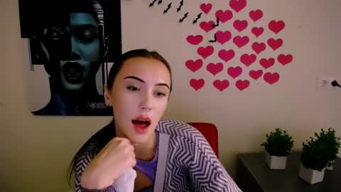 Snapshot of nikonara_ chatting on 4, 12, 2024 nikonara_ online show from 4, 12, 2024