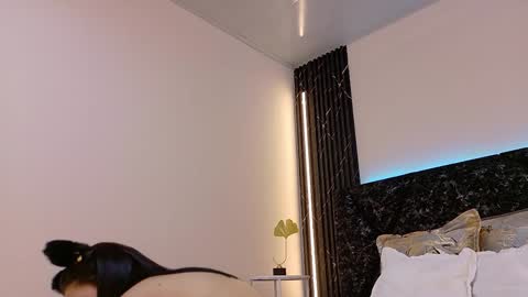  NIKY SMIT  online show from 30, 1, 2025