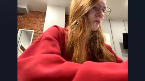 Snapshot of nilaslagter chatting on 26, 10, 2025 I am Gina ntmu Lets hit 10 Thumbs Up together online show from 26, 10, 2025