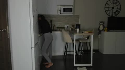 Bella online show from 10, 9, 2025