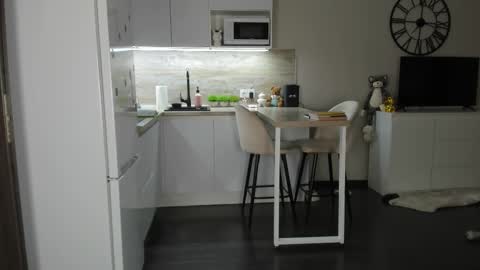 Bella online show from 3, 10, 2025