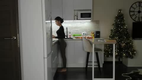 Bella online show from 13, 12, 2025