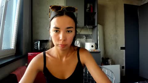 Snapshot of nilliluv chatting on 7, 8, 2026 Bella online show from 7, 8, 2026