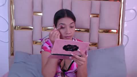 Nina Carther online show from 4, 10, 2025