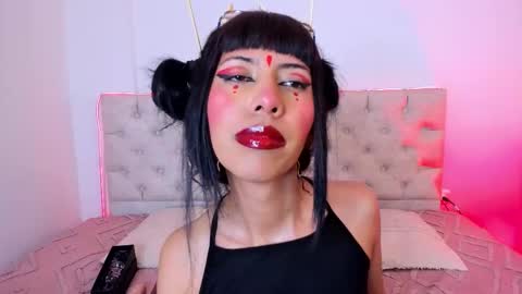 Nina Fox  online show from 11, 1, 2026