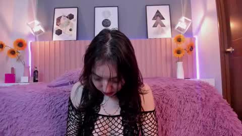 nina_ford_ online show from 25, 3, 2026