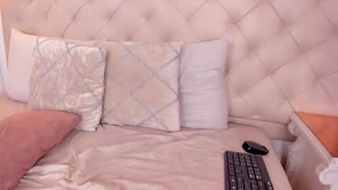 nina joyce online show from 16, 4, 2026