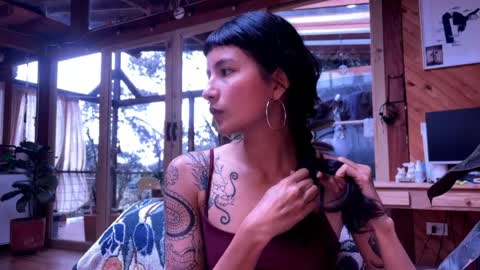 Nina.  online show from 29, 3, 2026