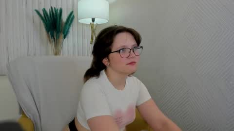 nina lunaa online show from 1, 10, 2025