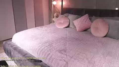 Snapshot of nina_mon chatting on 27, 6, 2026 Angie online show from 27, 6, 2026