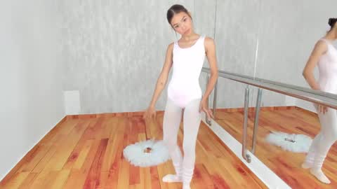 Natalia  FOLLOW ME ----  nathy po online show from 21, 2, 2025