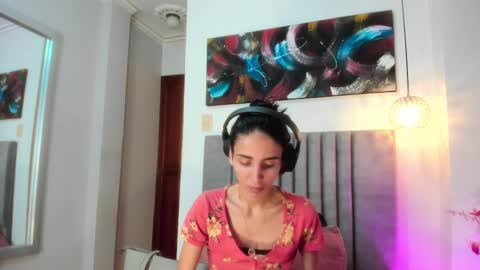 Nina online show from 5, 10, 2025