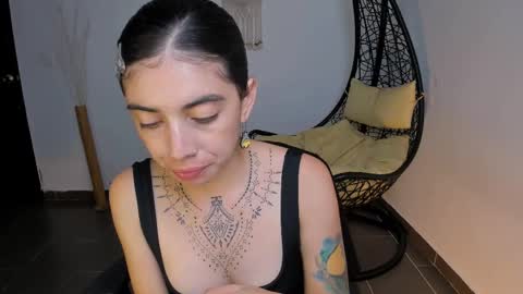 ninamonroee online show from 13, 2, 2025