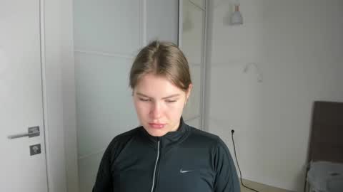 ninarihh online show from 5, 3, 2025