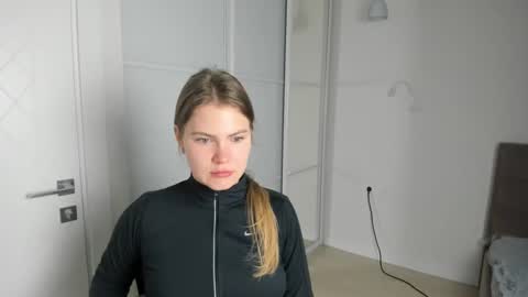 ninarihh online show from 5, 3, 2025