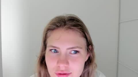 ninarihh online show from 10, 9, 2025