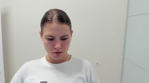 ninarihh online show from 24, 9, 2025