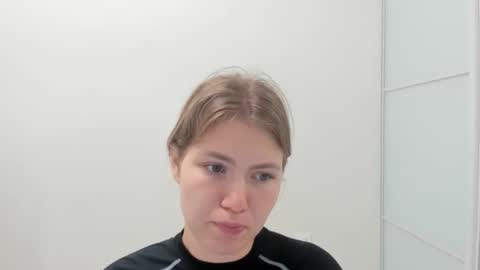 ninarihh online show from 5, 10, 2025