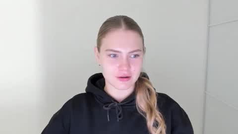 ninarihh online show from 3, 11, 2025