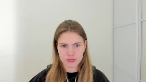 ninarihh online show from 7, 11, 2025