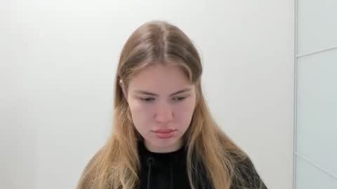 ninarihh online show from 9, 11, 2025