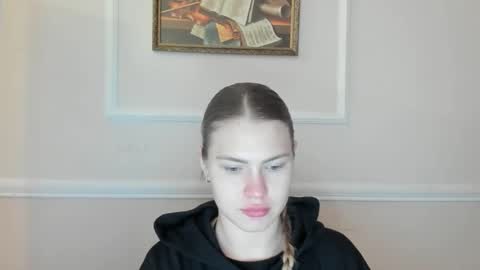 ninarihh online show from 1, 12, 2025