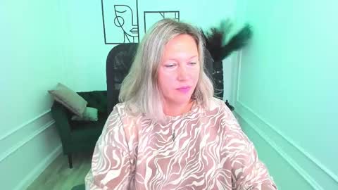 Snapshot of ninastarle chatting on 12, 9, 2025 ninastarle online show from 12, 9, 2025