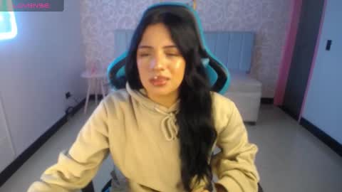 Snapshot of ninfa_ch chatting on 4, 2, 2025 Ninfa  online show from 4, 2, 2025