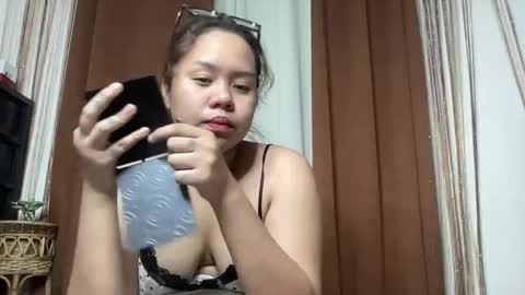 nini_luvskorn online show from 13, 4, 2026