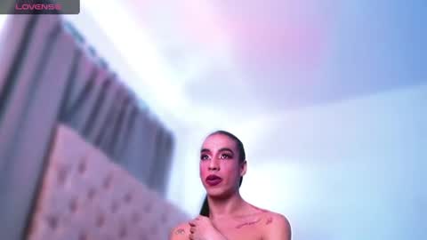 Snapshot of ninonbeart chatting on 8, 7, 2026 Ninon Beart online show from 8, 7, 2026
