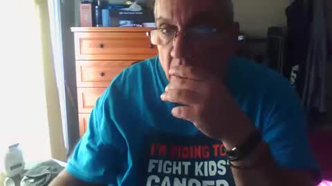 Snapshot of nionios67 chatting on 10, 10, 2025 Dennis online show from 10, 10, 2025